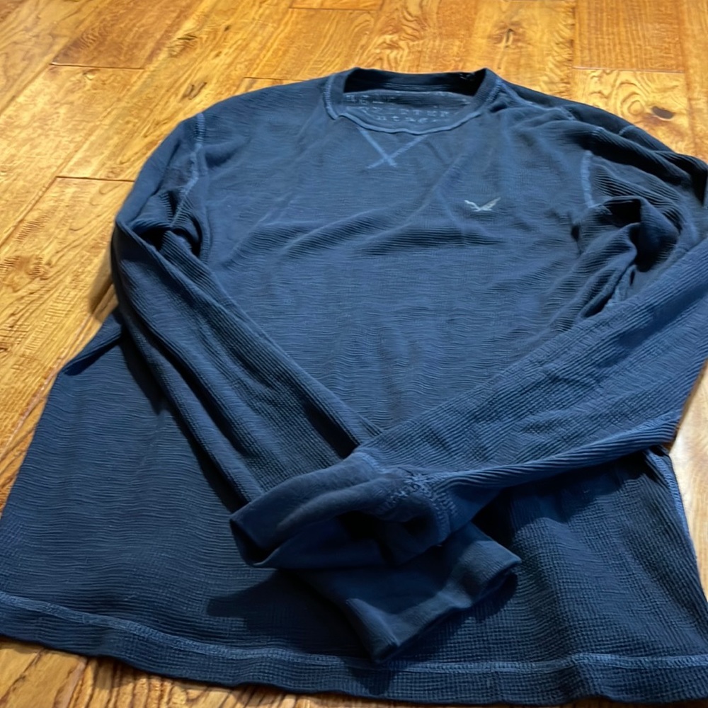 American eagles men’s long-sleeves Henley shirt. Size large. Navy blue fabric
